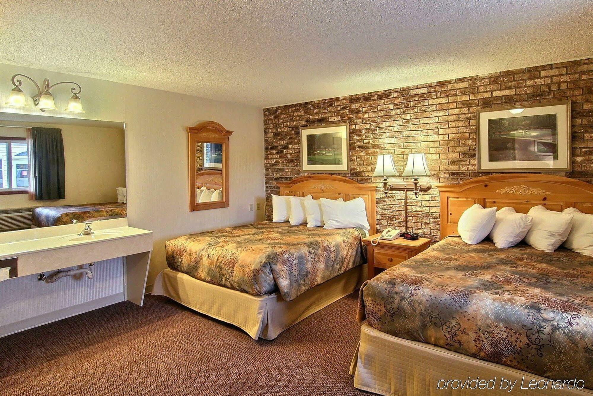 Best Western Of Harbor Springs Motel Room photo